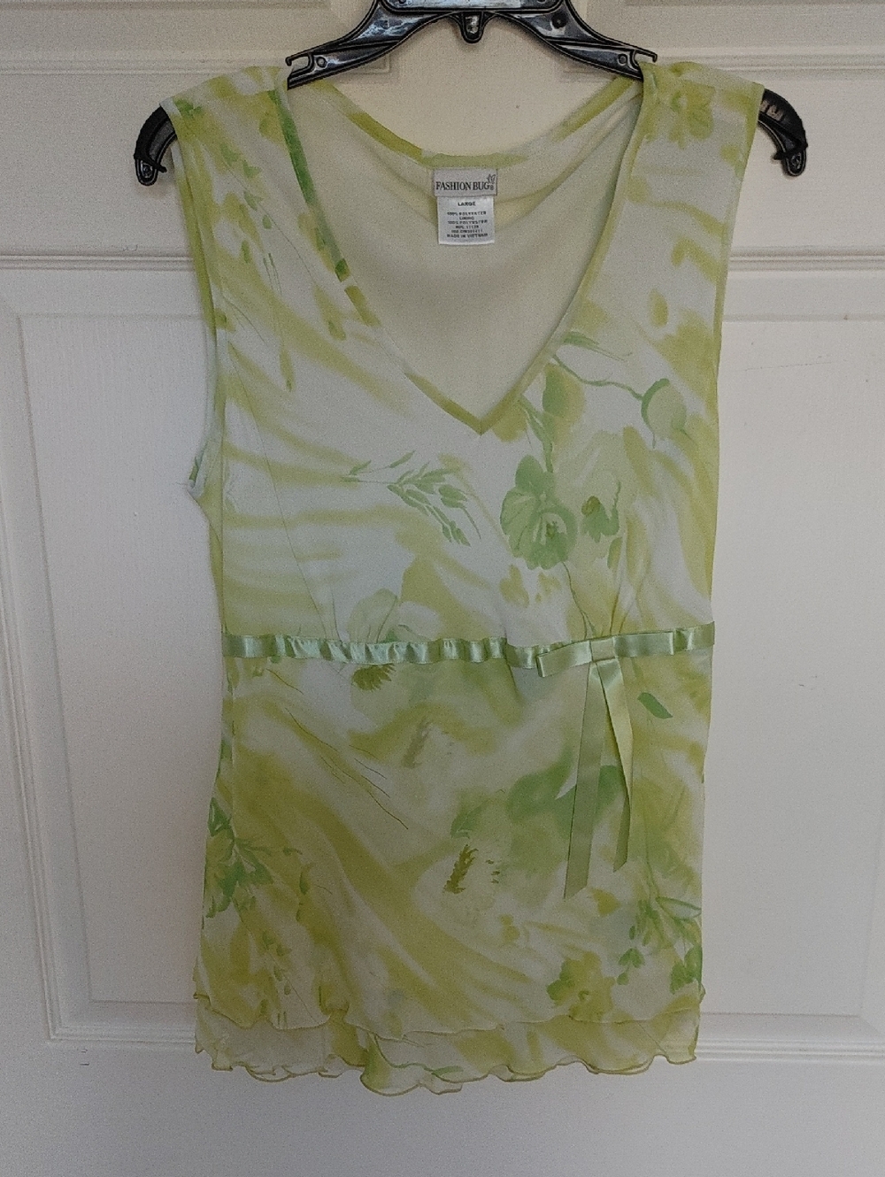 Fashion Bug Light Green Floral V-Neck Ribbon-Waist Camisole